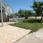 Batolios Nyaraló *